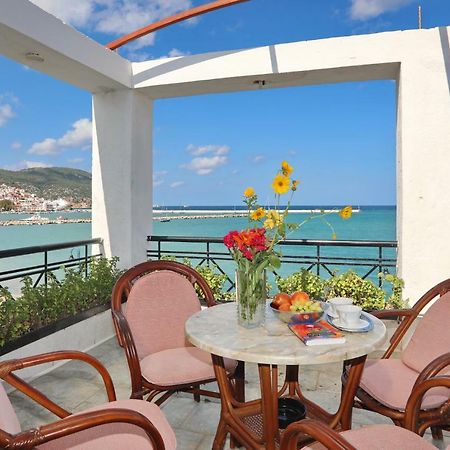 Mamma Mia Hotel Skopelos Town Bagian luar foto
