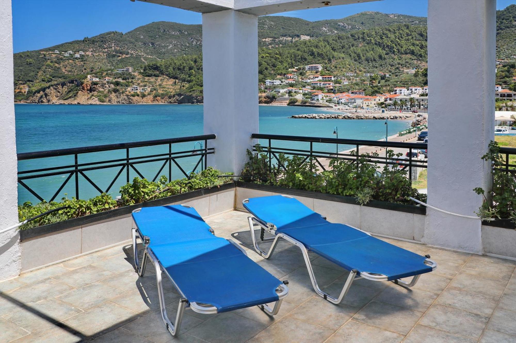 Mamma Mia Hotel Skopelos Town Bagian luar foto