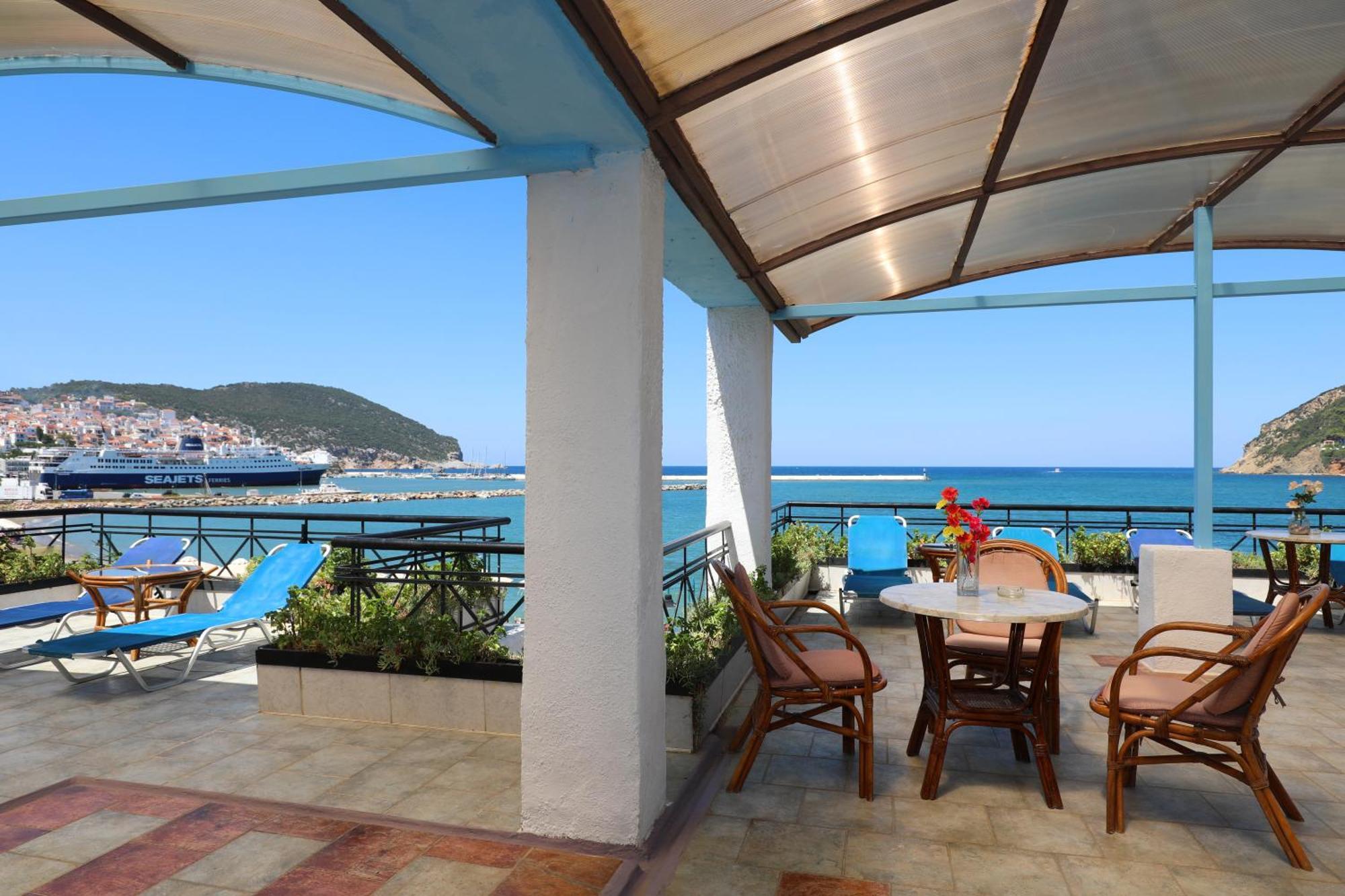 Mamma Mia Hotel Skopelos Town Bagian luar foto