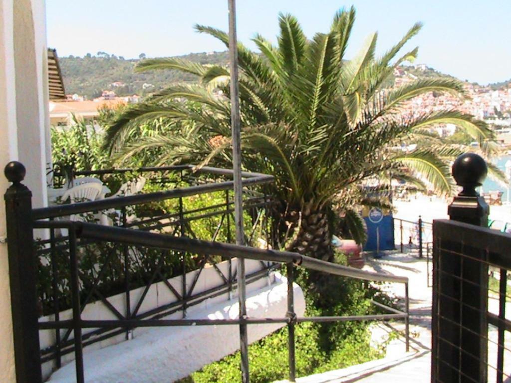 Mamma Mia Hotel Skopelos Town Bagian luar foto