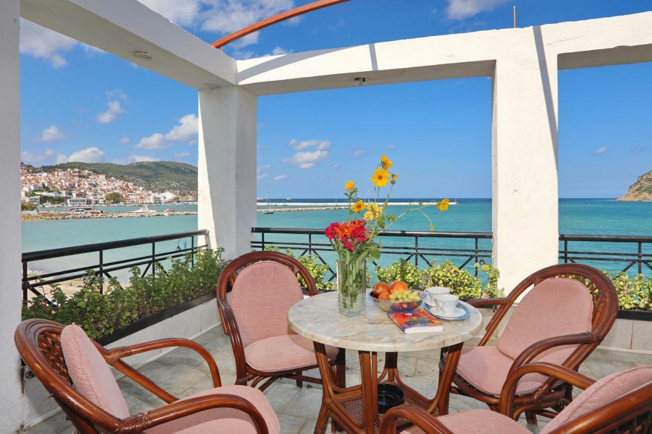 Mamma Mia Hotel Skopelos Town Bagian luar foto