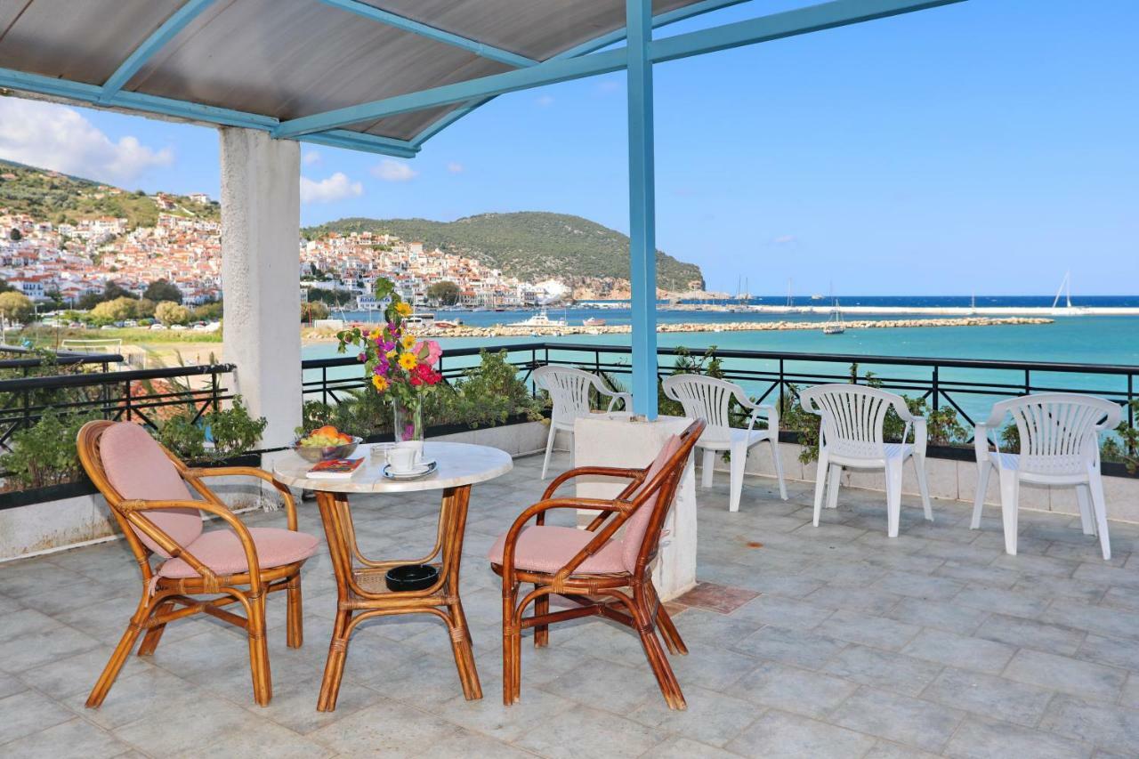 Mamma Mia Hotel Skopelos Town Bagian luar foto