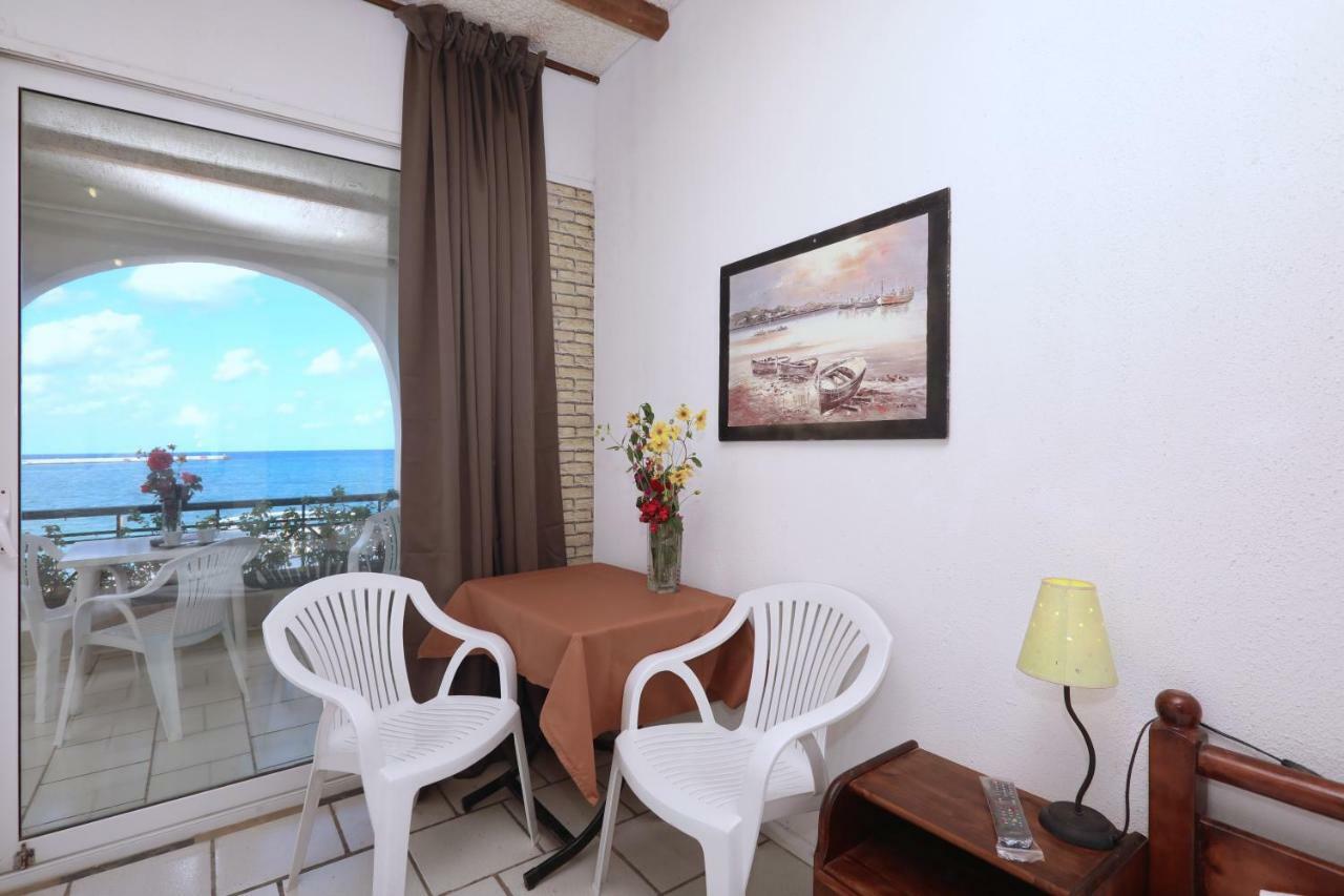 Mamma Mia Hotel Skopelos Town Bagian luar foto