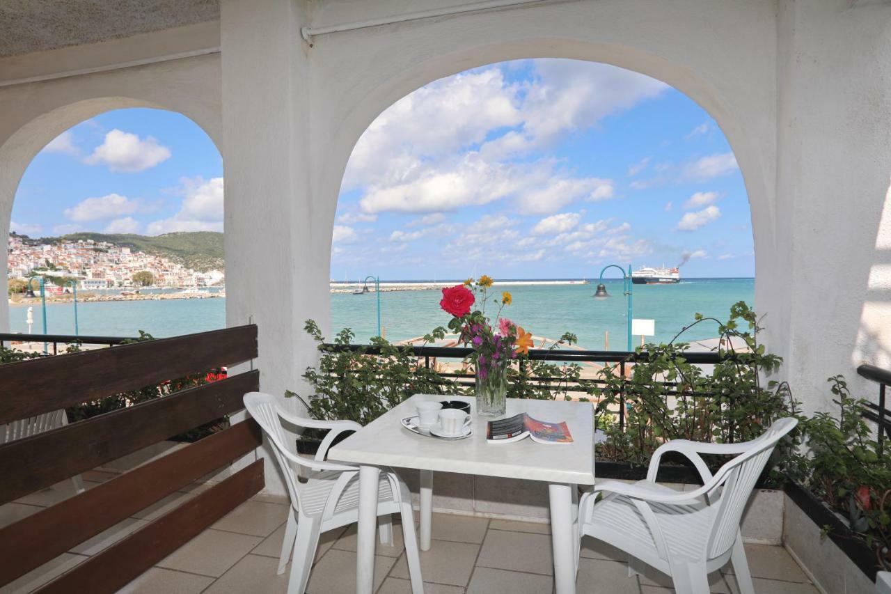 Mamma Mia Hotel Skopelos Town Bagian luar foto